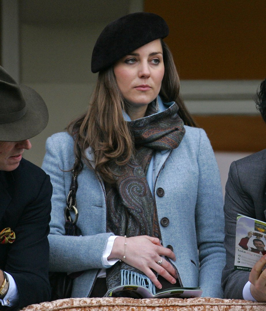Catherine, Princess of Wales watches the Gold Cup horse race from the balcony of the Royal Box as she attends the Cheltenham Horse Racing Festival on 16 March 2007 in Cheltenham, England. | Source: Getty Images